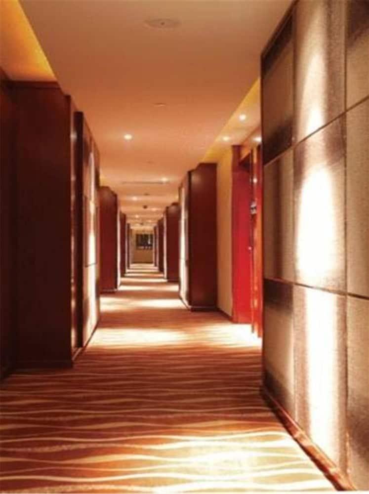 Yuloon Hotel