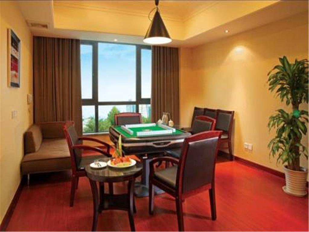 Yuloon Hotel 5*